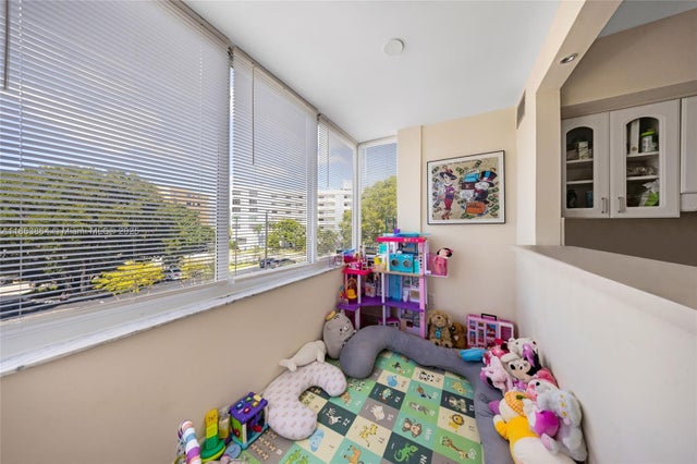 5 of 24 - 250 180th Dr 352, Sunny Isles Beach, FL