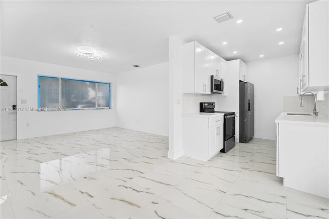 5 of 22 - 1770 Nw 9th St, Homestead, FL