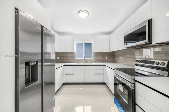 4 of 29 - 10935 Sw 217th Ter, Miami, FL
