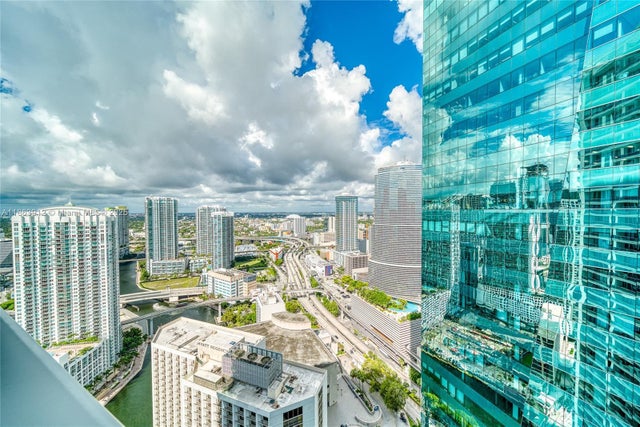 1 of 19 - 200 Biscayne Boulevard Way 4411, Miami, FL