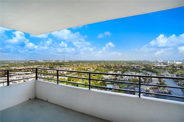 4 of 54 - 2500 Parkview Dr 2408, Hallandale Beach, FL