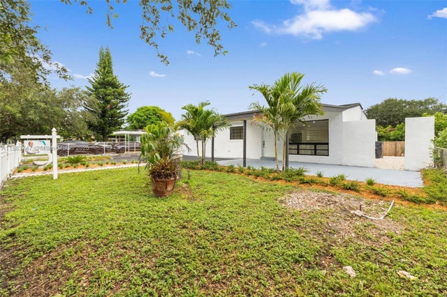 4 of 39 - 620 N 64th Ave, Hollywood, FL