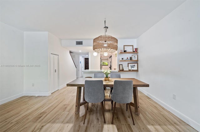 5 of 35 - 2600 Cardena St 11, Coral Gables, FL