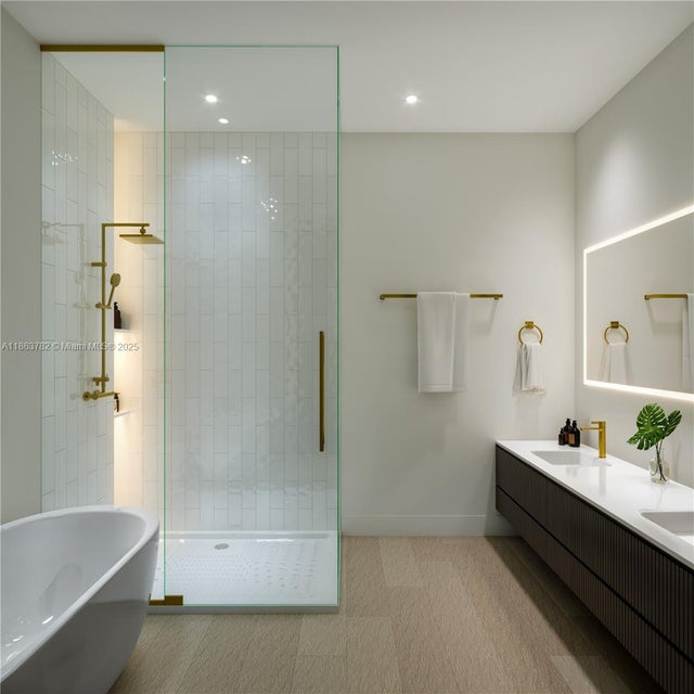 5 of 19 - 218 Se 7th St 513, Hallandale Beach, FL