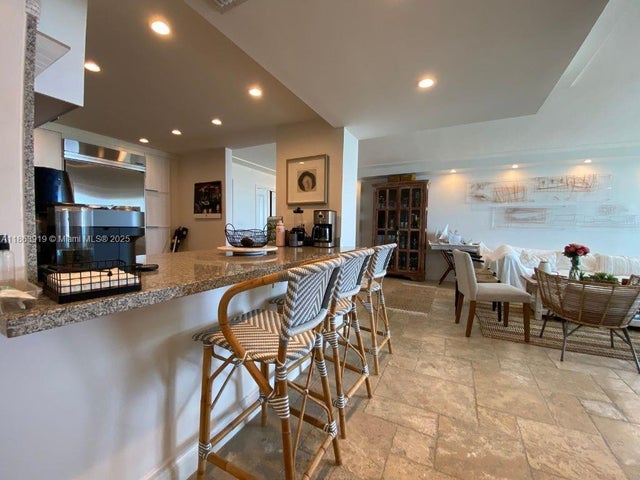 5 of 23 - 100 Bayview Dr 1924, Sunny Isles Beach, FL
