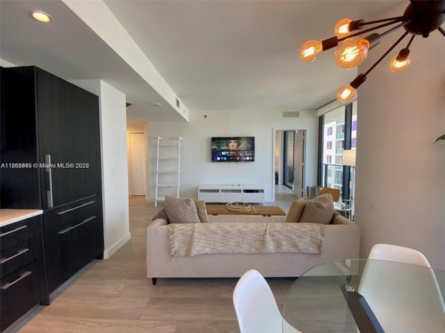 4 of 28 - 55 Sw 9th St 3001, Miami, FL