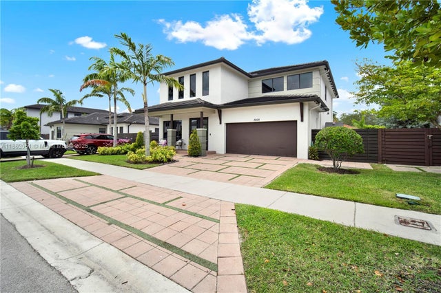 2 of 48 - 8935 Nw 161st Ter, Miami Lakes, FL