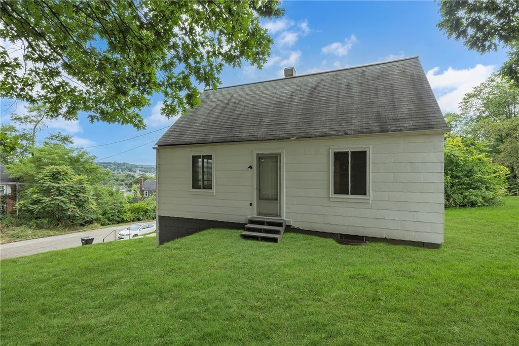 1736 Pierce Street, Aliquippa