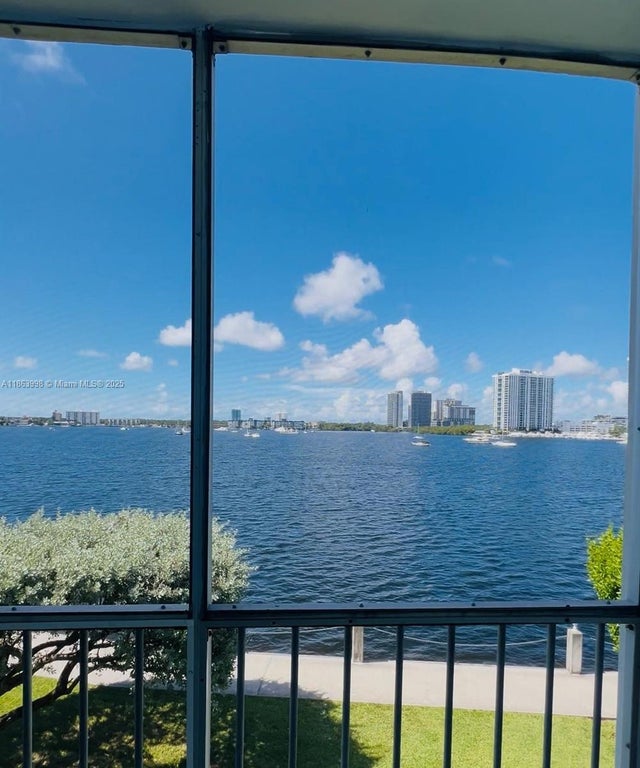 2 of 10 - 3000 Marcos Dr P311, Aventura, FL