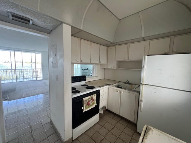 5 of 10 - 3000 Marcos Dr P311, Aventura, FL