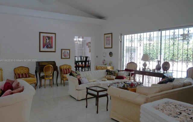 3 of 13 - 1535 Mercado Ave, Coral Gables, FL