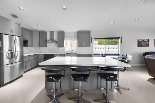 1 of 27 - 211 Cameron Ct, Weston, FL