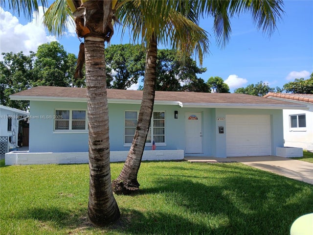 1 of 16 - 4502 Nw 46th St, Tamarac, FL