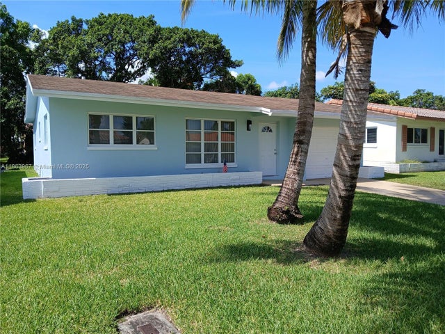 2 of 16 - 4502 Nw 46th St, Tamarac, FL