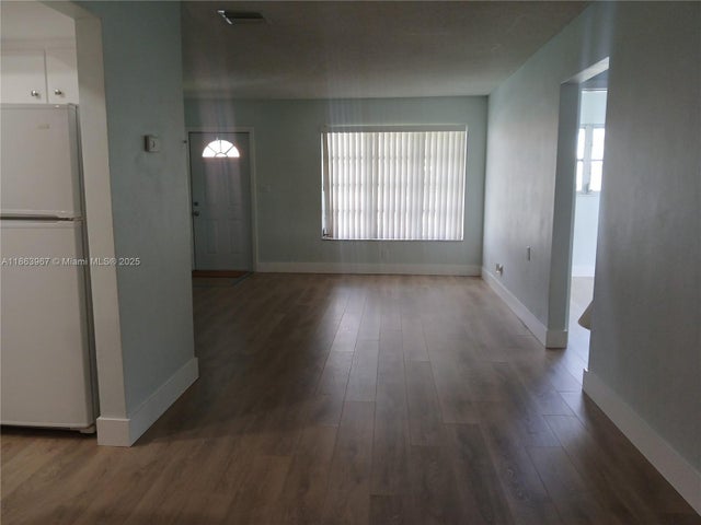 4 of 16 - 4502 Nw 46th St, Tamarac, FL