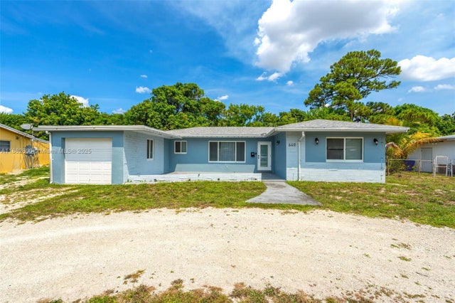 2 of 37 - 640 E Melrose Cir, Fort Lauderdale, FL