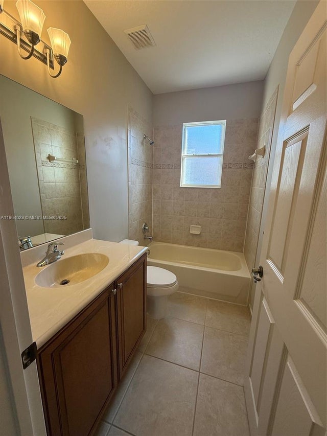 3 of 9 - 1061 Grove Park Cir, Boynton Beach, FL