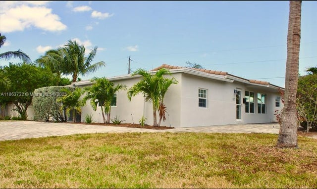 1 of 17 - 1301 Ne 42nd St, Oakland Park, FL