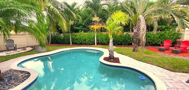 4 of 17 - 1301 Ne 42nd St, Oakland Park, FL