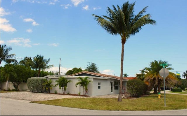 5 of 17 - 1301 Ne 42nd St, Oakland Park, FL
