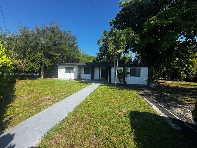 930 Ne 163rd St, North Miami Beach