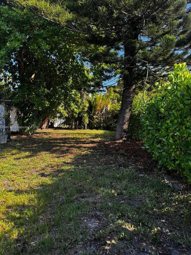 5 of 31 - 930 Ne 163rd St, North Miami Beach, FL