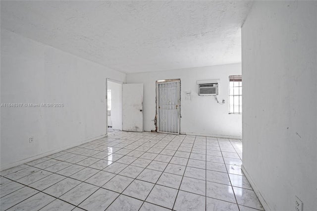 5 of 20 - 2481 Nw 139th St, Opa Locka, FL