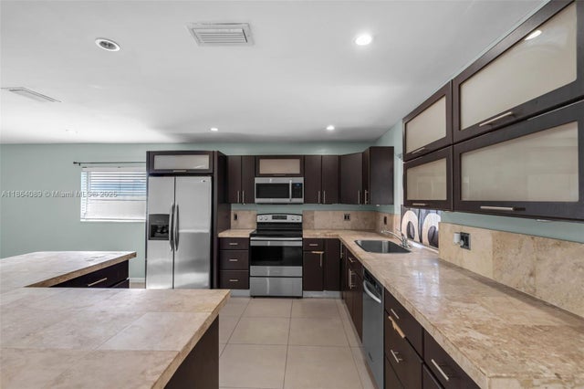 4 of 26 - 7821 Nw 45th St, Lauderhill, FL