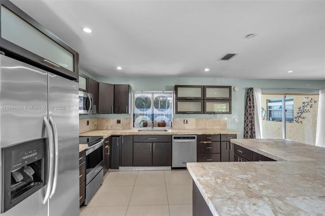 5 of 26 - 7821 Nw 45th St, Lauderhill, FL