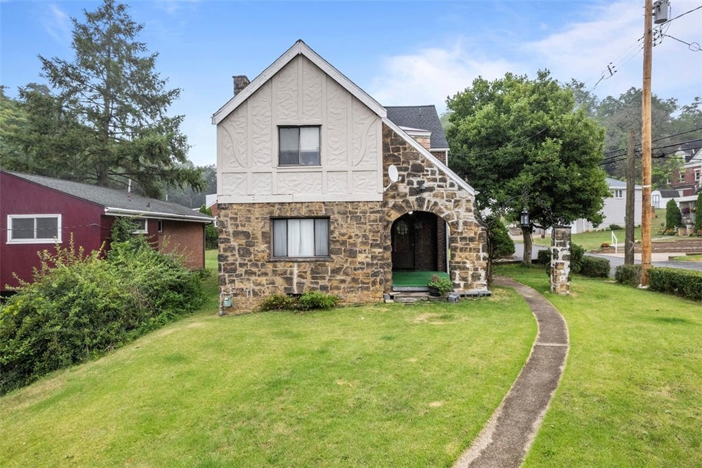 835 Charles Street, Carnegie