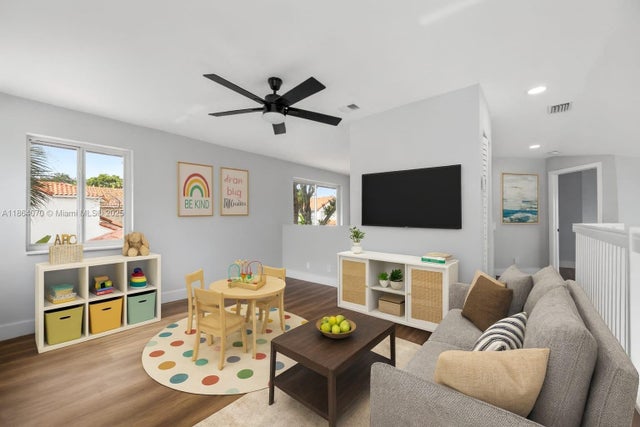 1 of 44 - 3835 Lombardy St, Hollywood, FL