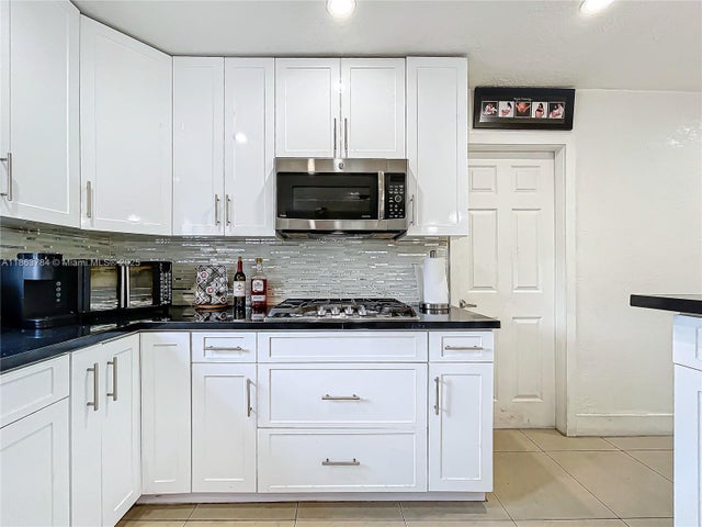 4 of 29 - 2610 Sw 19th St, Fort Lauderdale, FL