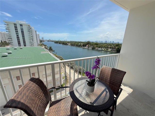 2 of 25 - 5838 Collins Ave 7g, Miami Beach, FL