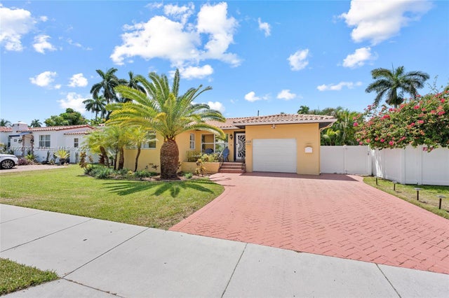 2 of 54 - 1426 Tyler St, Hollywood, FL