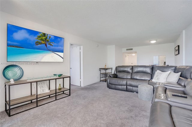 1 of 15 - 4502 N Federal Hwy 334d, Lighthouse Point, FL