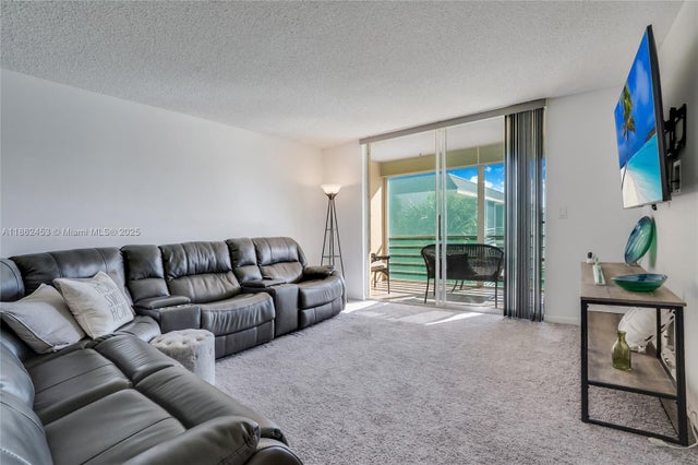4 of 15 - 4502 N Federal Hwy 334d, Lighthouse Point, FL