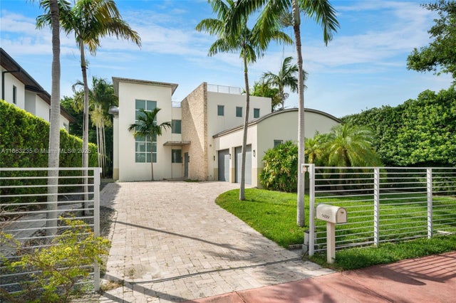 2 of 10 - 980 W 48th St, Miami Beach, FL