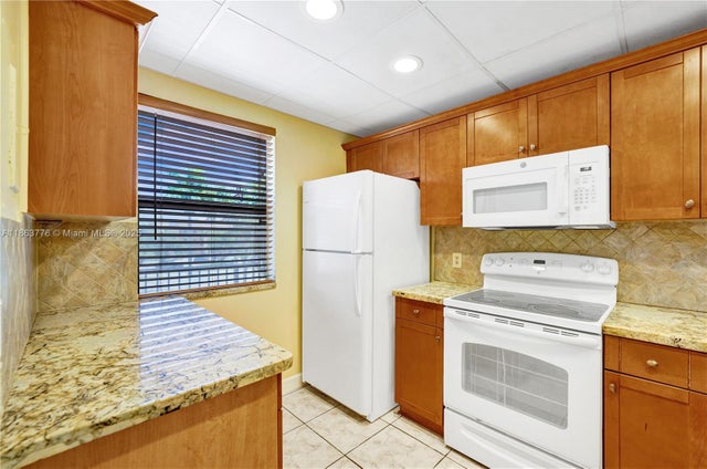 4 of 46 - 10332 Sunrise Lakes Blvd 206, Sunrise, FL