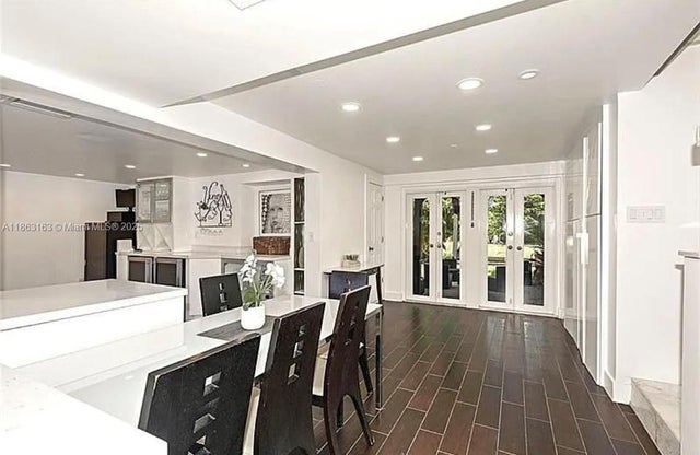 4 of 15 - 2413 Nassau Ln, Fort Lauderdale, FL