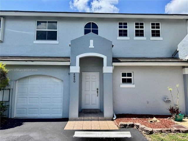 2 of 34 - 4850 Grapevine Way, Davie, FL