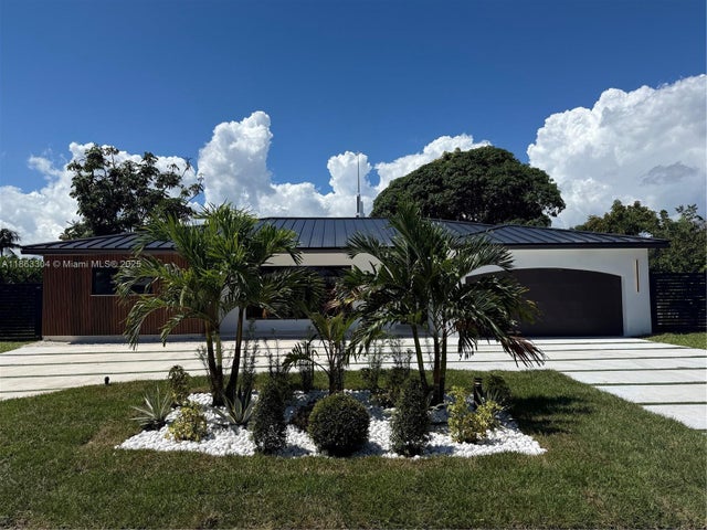 1 of 50 - 5561 Ne 28th Ave, Fort Lauderdale, FL