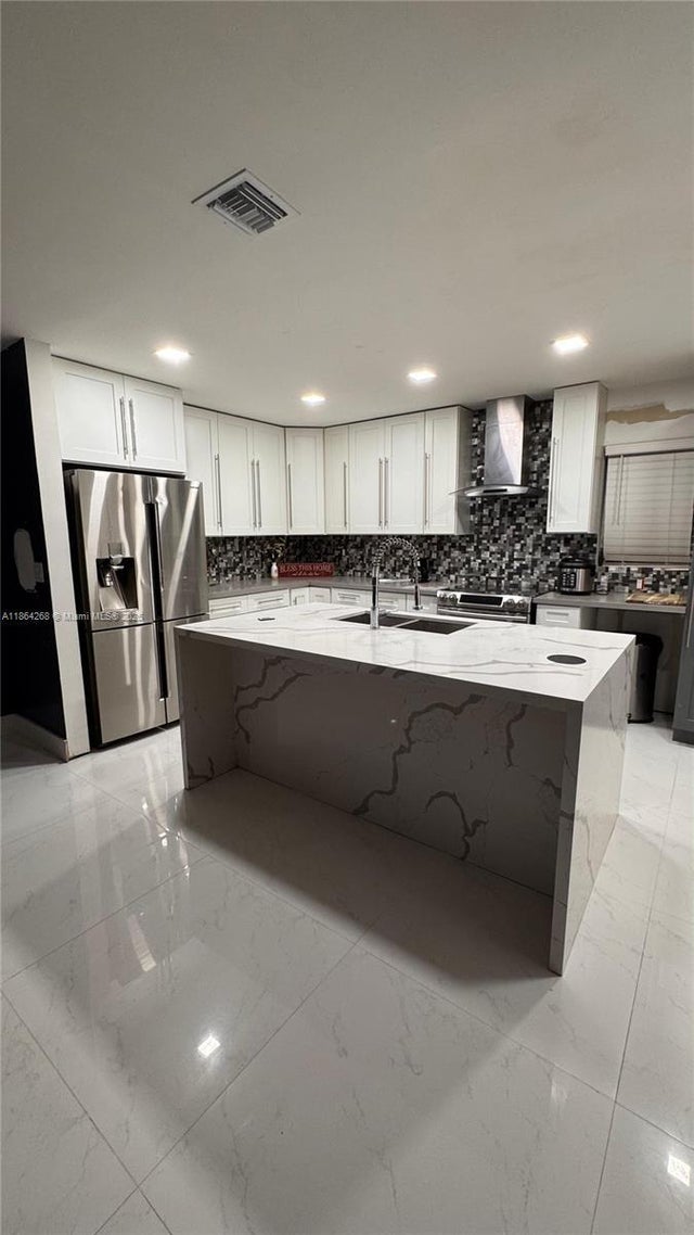 4 of 47 - 6727 Sheridan St, Hollywood, FL