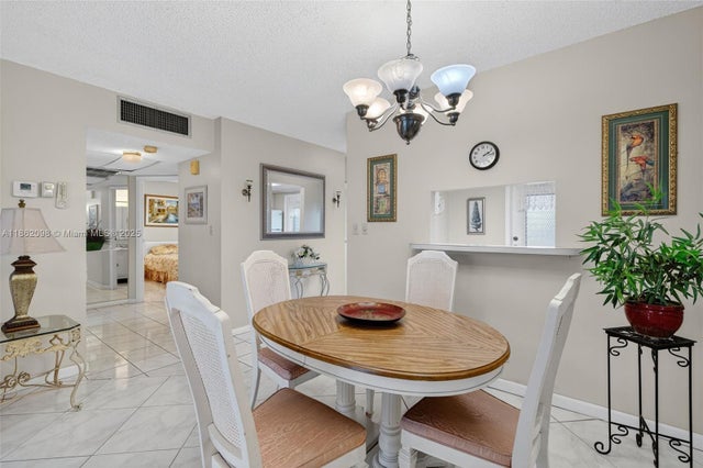 2 of 40 - 4706 Nw 36th St 402, Lauderdale Lakes, FL