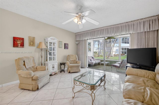 5 of 40 - 4706 Nw 36th St 402, Lauderdale Lakes, FL