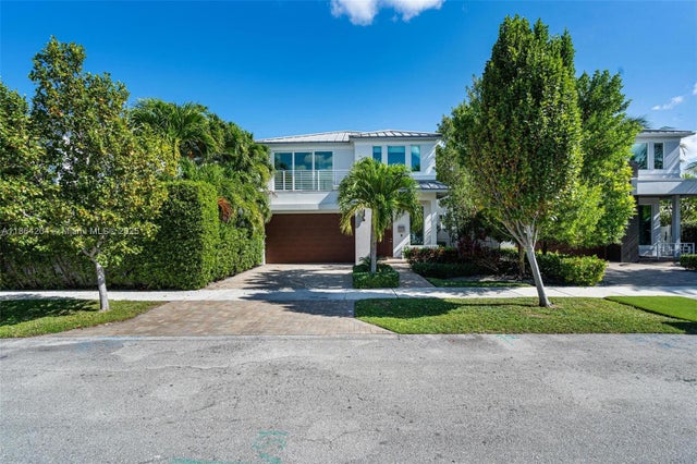 1 of 31 - 2516 Ne 32nd Ave, Fort Lauderdale, FL