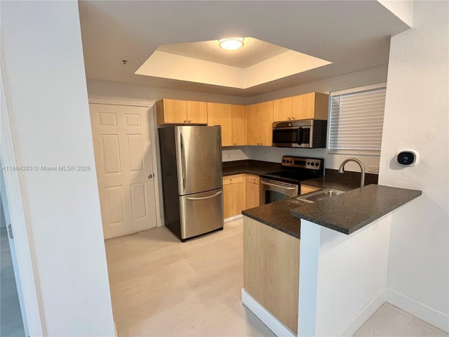 5 of 19 - 7516 Ne 1st Ave 302, Miami, FL