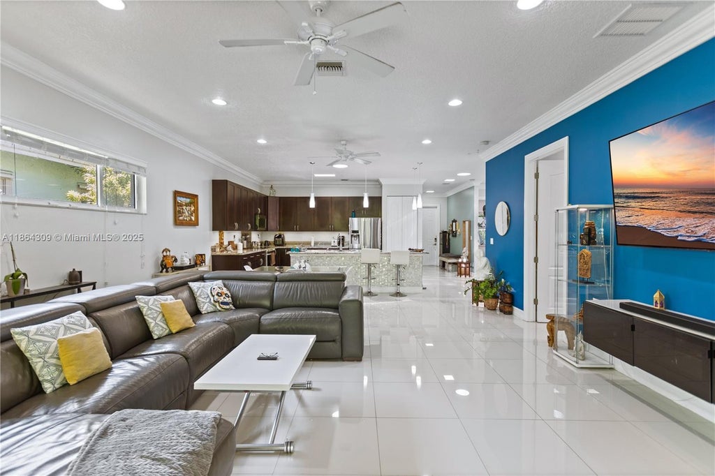 228 Sw 4th St, Dania Beach