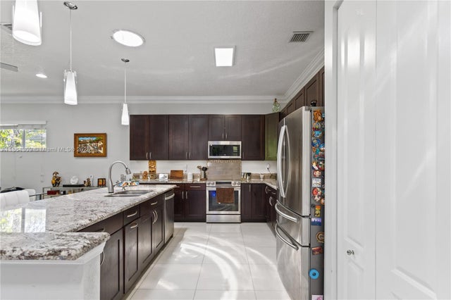 5 of 51 - 228 Sw 4th St, Dania Beach, FL