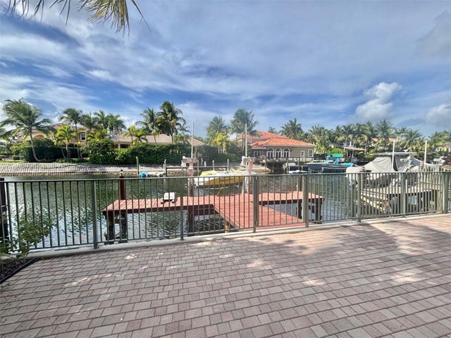 1 of 19 - 1141 Waterside Ln, Hollywood, FL