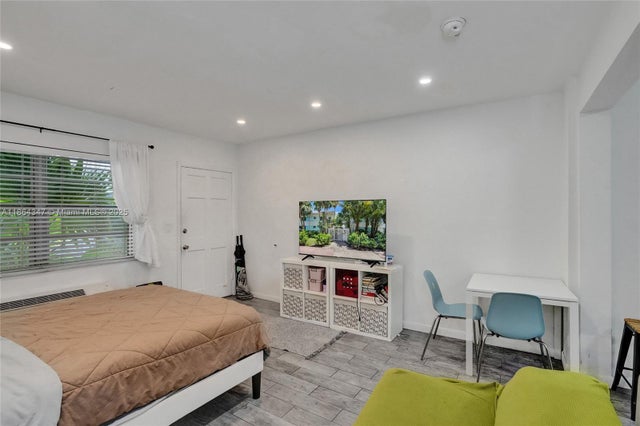 3 of 12 - 911 Meridian Ave 104, Miami Beach, FL